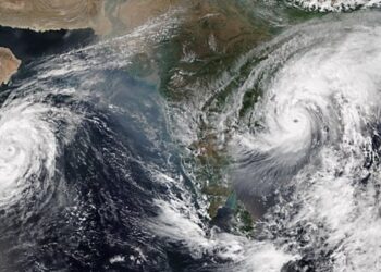 കേരളതീരത്ത് ഉയർന്ന ചക്രവാതച്ചുഴി ; അടുത്ത 24 മണിക്കൂറിൽ അറബിക്കടലിലും ബംഗാൾ ഉൾക്കടലിലും തീവ്ര ന്യൂനമർദ്ദത്തിന് സാധ്യത