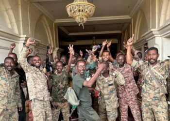 സുഡാനിൽ സൈനിക ആസ്ഥാനം പിടിച്ചെടുത്ത് വിമത സംഘം ; ഇതുവരെ മരിച്ചത് ഒന്നര ലക്ഷത്തിലേറെ പേർ