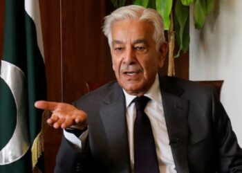 ‘താലിബാനെ ഭൂമിയിൽ നിന്നും പൂർണ്ണമായും തുടച്ചുനീക്കും’ ; പാകിസ്താനെ ആക്രമിച്ചാൽ അഫ്ഗാനികൾ ഗുഹകളിൽ പോയി ഒളിക്കേണ്ടി വരുമെന്ന് ഖ്വാജ ആസിഫ്