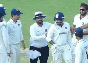 കുഞ്ഞേ നിനക്ക് ഇത് തന്നെയാണോ പണി, മുൻ ടീം അംഗങ്ങളെ അടിക്കാനോങ്ങി പൃഥ്വി ഷാ; വീഡിയോ കാണാം