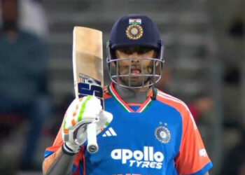 എല്ലാം ഒന്ന് സെറ്റ് ആയെന്ന് വിചാരിച്ചതാണ്, നശിപ്പിച്ചില്ലേ; ഇന്ത്യ ഓസ്ട്രേലിയ ആദ്യ ടി 20 യിൽ ജയിച്ചുകയറി മഴ