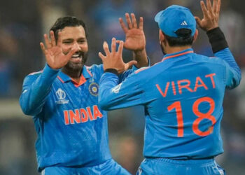 വിരാടും രോഹിതും രക്ഷപ്പെടണം എങ്കിൽ അത് ചെയ്യണം, അങ്ങനെ വന്നാൽ റൺ നേടാം; ഉപദേശവുമായി രവിചന്ദ്രൻ അശ്വിൻ