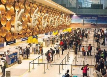 36 മണിക്കൂർ നീണ്ട സാങ്കേതിക പ്രശ്നങ്ങൾ ; ഡൽഹി വിമാനത്താവളത്തിൽ രണ്ടുദിവസത്തിലായി ബാധിക്കപ്പെട്ടത് 800ലധികം വിമാന സർവീസുകൾ