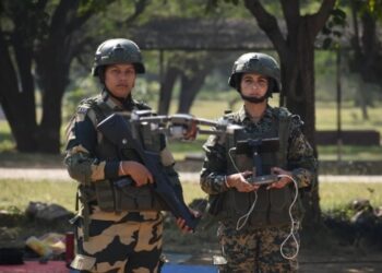 ‘ദുർഗ ഡ്രോൺ സ്ക്വാഡ്രൺ’ ; അതിർത്തി കടക്കുന്ന ഡ്രോണുകളെ വെടിവെച്ചിടാൻ ഇനി ബിഎസ്എഫിന്റെ പെൺപട