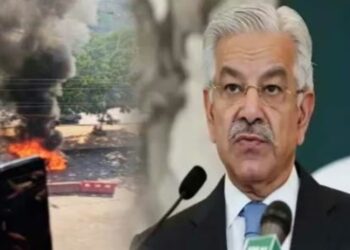 അവർ നഗരങ്ങളെയും ലക്ഷ്യം വയ്ക്കാൻ തുടങ്ങി, പാകിസ്താൻ ഇപ്പോൾ യുദ്ധമുഖത്ത് ; കാർ സ്ഫോടനത്തിൽ പ്രതികരണവുമായി ഖ്വാജ ആസിഫ്