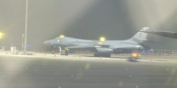 ബെംഗളൂരുവിനെ ഞെട്ടിച്ച് ‘സ്കൈ അസ്സാസിൻ’ ബി-1ബി ലാൻസർ ; അമേരിക്കയുടെ ഏറ്റവും മാരകമായ സൂപ്പർസോണിക് ബോംബർവിമാനം ഇന്ത്യയിൽ