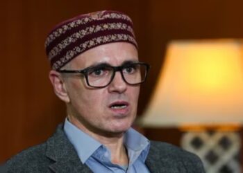 കശ്മീരികളെ ഇപ്പോൾ എല്ലാവരും സംശയത്തോടെയാണ് കാണുന്നത്; കശ്മീർ രജിസ്ട്രേഷൻ കാറിൽ പുറത്തിറങ്ങാൻ പോലും കഴിയുന്നില്ലെന്ന് ഒമർ അബ്ദുള്ള