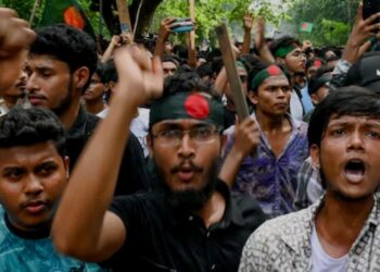 ഷെയ്ഖ് ഹസീനയെ വിട്ടു കിട്ടണമെന്ന് ആവശ്യവുമായി ബംഗ്ലാദേശിൽ പ്രതിഷേധം ; തെരുവിലിറങ്ങി ജമാഅത്തെ ഇസ്ലാമി