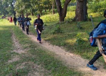 തലക്ക് 1.19 കോടി രൂപ വിലയുള്ള 41 കമ്മ്യൂണിസ്റ്റ് ഭീകരർ കീഴടങ്ങി ; കൂട്ടത്തോടെ കീഴടങ്ങിയവരിൽ ദണ്ഡകാരണ്യ സ്പെഷ്യൽ സോണൽ കമ്മിറ്റി അംഗങ്ങളും