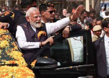 ജനസാഗരമായി ഉഡുപ്പിയിലെ പ്രധാനമന്ത്രിയുടെ മെഗാ റോഡ്‌ഷോ ; മോദി ഉഡുപ്പി ശ്രീകൃഷ്ണ മഠം ക്ഷേത്രം സന്ദർശിക്കും