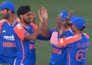 സത്യത്തിൽ എന്താണ് ആ താരത്തിന്റെ റോൾ മിസ്റ്റർ സൂര്യകുമാർ, നിങ്ങൾ അയാളെ കളിയാക്കുകയാണോ അതോ ആരാധകരെ വിഢികളാക്കുകയാണോ; വിമർശനം ശക്തം