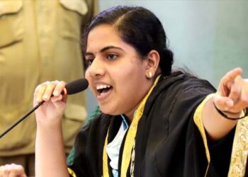 മേയറേ…. വൈഷ്ണയുടെ വോട്ട് വെട്ടാൻ ഇടപെട്ടത്  ആര്യാ രാജേന്ദ്രന്റെ ഓഫീസെന്ന് ആരോപണം, ദൃശ്യങ്ങൾ തെളിവെന്ന് വിവരം