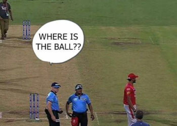 ഈ അമ്പയർ കട്ടതൊന്നും ഗ്രൗണ്ട് വിട്ട് പുറത്തുപോകില്ല, പന്ത് കാണാതെ പോയതിന് പിന്നാലെ വില്ലനെ കണ്ടെത്തിയത് ഇങ്ങനെ; വീഡിയോ കാണാം