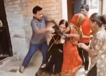 ഇതാണോ ?ആർജെഡിയുടെ ജനാധിപത്യമൂല്യം: ബിജെപിയ്ക്ക് വോട്ട് ചെയ്ത ഭാര്യയെ അടിച്ചുപുറത്താക്കി