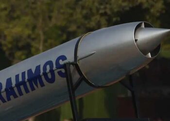 തവിടുപൊടിയായത് പാക് വ്യോമതാവളങ്ങൾ,ലാഭം ഇന്ത്യയ്ക്ക്; ബ്രഹ്‌മോസിനായി ക്യൂനിന്ന് ലോകരാജ്യങ്ങൾ; 40,000 കോടിയുടെ കരാർ….