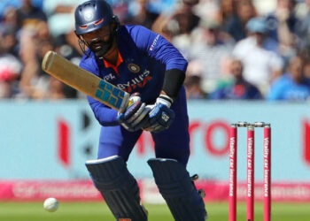 ഇതിനെക്കാൾ ഭേദം റെസ്റ്റ് എടുത്ത് വീട്ടിലിരിക്കുന്നതായിരുന്നു, ഹോങ് കോങ്ങ് സൂപ്പർ സിസ്‌കിലെ ചെണ്ടയായി ടീം ഇന്ത്യ; വന്നവനും പോകുന്നവനും വക കൂട്ടയടി