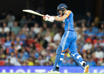 ഗിൽ ഇല്ലെങ്കിൽ ഇന്ത്യ ഇന്നലെ തകരുമായിരുന്നു, വിമർശിക്കുന്നവർ ആ കാര്യം കൂടി അറിഞ്ഞിട്ട് ട്രോളുക; ഉപനായകന് പിന്തുണയുമായി പാർഥിവ് പട്ടേൽ