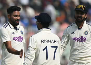 ഇനി നിന്റെ ഭാഗത്ത് നിന്ന് ഒരു മോശം പ്രകടനം കൂടി ആളുകൾ താങ്ങില്ല, അവർ ഉടൻ തന്നെ രക്തത്തിനായി മുറവിളി കൂടി തുടങ്ങും; ഇന്ത്യൻ താരത്തോട് റോബിൻ ഉത്തപ്പ