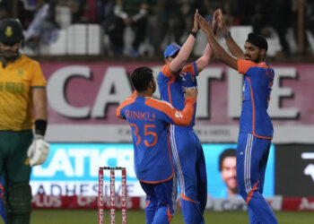 രോഹിതും കോഹ്‌ലിയും ഒന്നുമല്ല, നാളത്തെ മത്സരത്തിൽ അവനെ കാണുമ്പോൾ കാണികൾ ഇളകിമറിയും: കെഎൽ രാഹുൽ