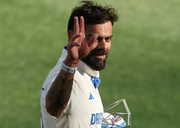 വിരാട് കോഹ്‌ലി എടുത്ത ആ തീരുമാനം ഇന്ന് ഇന്ത്യൻ ടീമിനെ നശിപ്പിച്ചു, ഒരിക്കലും അത് ചെയ്യാൻ പാടില്ലായിരുന്നു: ശ്രീവത്സ് ഗോസ്വാമി