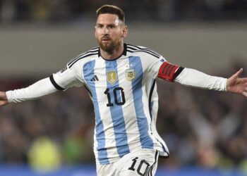 നാളെ നാളെ നീളെ നീളെ…മെസി വരും..2 ദിവസം മുൻപ് അർജന്റീന ടീമിന്റെ മെയിൽ വന്നു; അവകാശവാദവുമായി കായികമന്ത്രി