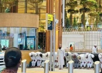 ഇത്തരം പ്രവൃത്തികൾക്ക് നേരെ കണ്ണടയ്ക്കുന്നത് എന്തുകൊണ്ടാണ്?: ബംഗളൂരു വിമാനത്താവളത്തിലെ നിസ്‌കാരത്തിൽ സർക്കാരിനെതിരെ വിമർശനവുമായി ബിജെപി