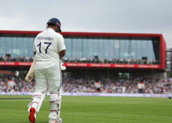 IND VS SA TEST: ദക്ഷിണാഫ്രിക്കയെ പൂട്ടാനുള്ള സ്ക്വാഡ് റെഡി, ടീമിലേക്ക് മടങ്ങിയെത്തി രണ്ട് പുലിക്കുട്ടികൾ; സൂപ്പർതാരത്തിന് സ്ഥാനമില്ല
