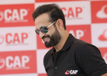 അഭിഷേക് നന്നായി കളിച്ചു എന്നത് ശരി, പക്ഷെ അയാൾക്ക് ബുദ്ധിയില്ല എന്ന് തെളിയിച്ചു; ഇന്ത്യൻ യുവതാരത്തിനെതിരെ ഇർഫാൻ പത്താൻ