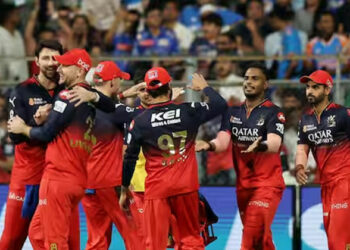 ആ ഒറ്റ കാരണം കൊണ്ടാണ് ആർസിബിക്ക് കിരീടം നേടാൻ 17 വർഷം കാത്തിരിക്കേണ്ടി വന്നത്, ഇത്രയും നാളും അതായിരുന്നു പ്രശ്നം: മുഹമ്മദ് കൈഫ്