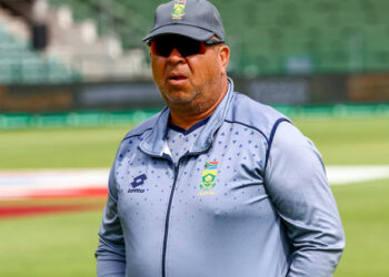 ഇന്ത്യക്കിട്ട് ആ പണി കൊടുക്കാനാണ് ഞങ്ങൾ ഡിക്ലറേഷൻ വൈകിപ്പിച്ചത്, വിമർശനത്തിന് പിന്നാലെ മറുപടിയുമായി സൗത്താഫ്രിക്കൻ പരിശീലകൻ; പറഞ്ഞത് ഇങ്ങനെ