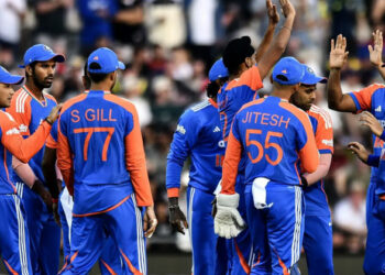 സഞ്ജുവിന്റെ ആരാധകർക്ക് ദേഷ്യം വരുന്നത് ന്യായമാണെന്ന് എനിക്കറിയാം, എന്നാൽ ഇനി ആ സത്യം മനസിലാക്കി സംസാരിക്കുക; ആവശ്യവുമായി ആകാശ് ചോപ്ര