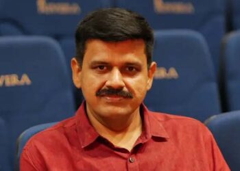 രാഹുൽ മാങ്കൂട്ടത്തിലിനെതിരെ പീഡനപരാതി നൽകിയ യുവതിയെ അപമാനിച്ച കേസ്: സന്ദീപ് വാരിയറും പ്രതി