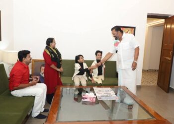 മുഹമ്മദ് യാസിന് സ്വപ്നസാഫല്യം ; സുരേഷ് ഗോപിയെ കണ്ടു ; ഗമക ബോക്സ് നോട്ടേഷണൽ സിസ്റ്റത്തിൽ യാസിനെ ചേർക്കുമെന്ന് കേന്ദ്ര മന്ത്രിയുടെ വാക്ക്