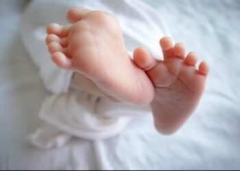 റീൽസ് പാരയായി; മെട്രോ സ്റ്റേഷനിൽനിന്നും ഒന്നരമാസം പ്രായമുള്ള കുഞ്ഞിനെ തട്ടിക്കൊണ്ടുപോയ യുവതി പിടിയിൽ; ക്രൂരത ആൺകുഞ്ഞ് വേണമെന്ന അത്യാഗ്രഹത്തിൽ