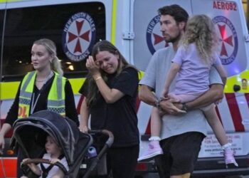 ഓസ്ട്രേലിയയിൽ ഭീകരാക്രമണം നടത്തിയത് പാകിസ്താനി അച്ഛനും മകനും ; മരണസംഖ്യ 16 ആയി