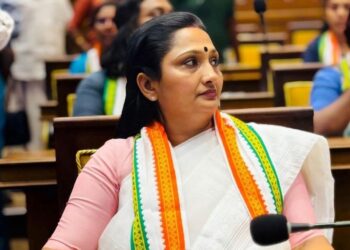 ‘ഒരു വാതിൽ അടയുമ്പോൾ ഒരുപാട് വാതിലുകൾ തുറക്കപ്പെടും’ ; ദീപ്തി മേരി വർഗീസിന് പിന്തുണയുമായി മാത്യു കുഴൽനാടൻ