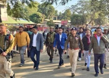 അസമിലെ കർബി ആംഗ്ലോങ് സംഘർഷം ; 8 പേർക്ക് പരിക്ക് ; 48 പോലീസുകാർക്കും പരിക്കേറ്റു ; ഇന്റർനെറ്റ് റദ്ദാക്കി