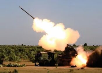 ശിവവില്ല് കുലച്ച് ഡിആർഡിഒ ; പിനാക ലോംഗ് റേഞ്ച് ഗൈഡഡ് റോക്കറ്റിന്റെ ആദ്യ പറക്കൽ പരീക്ഷണം വിജയകരം