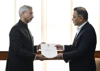 ബംഗ്ലാദേശിൽ ഖാലിദ സിയയുടെ മകൻ താരിഖ് റഹ്മാനെ കണ്ട് എസ് ജയശങ്കർ ; പ്രധാനമന്ത്രി മോദിയുടെ അനുശോചന കത്ത് കൈമാറി