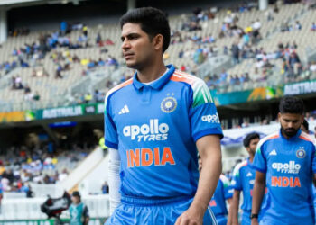 ഗില്ലിനെ ഒഴിവാക്കേണ്ടെന്ന നിലപാടിൽ അഗാർക്കറും ഗംഭീറും; സഞ്ജുവിന്റെ കാര്യത്തിൽ നിർണായകമായത് മുൻ താരങ്ങളുടെ ഉറച്ച തീരുമാനം; സെലെക്ഷനിൽ നടന്ന ട്വിസ്റ്റ്