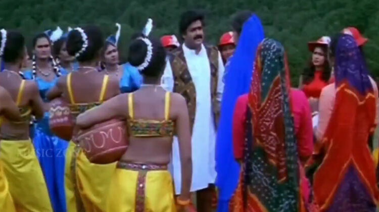 മറ്റ് വഴികളൊന്നുമില്ലാതെ വന്നപ്പോൾ പ്രയോഗിച്ച ആ ബുദ്ധി, ഫലമോ മലയാളത്തിലെ ഏറ്റവും മികച്ച ക്ലിഷേ ബ്രേക്കിംഗ് സീനുകളിൽ ഒന്ന്; ഒരു കമൽ ബ്രില്ലിയൻസ്