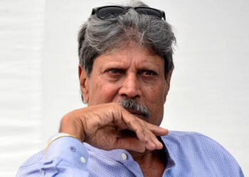 ഗൗതം ഗംഭീറിനെ ഇനിയാരും അങ്ങനെ വിളിക്കരുത്, ആ പദം അവൻ അർഹിക്കുന്നില്ല: കപിൽ ദേവ്