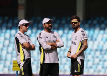 ധോണിയോട് അത്തരത്തിൽ ഒരു വാക്കെങ്കിലും നിങ്ങൾ പറഞ്ഞിട്ടുണ്ടോ, പിന്നെ എന്തിനാണ് കോഹ്‌ലിക്കും രോഹിത്തിനും..; തുറന്നടിച്ച് എം‌എസ്‌കെ പ്രസാദ്