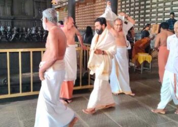 തളിപ്പറമ്പ് രാജരാജേശ്വര ക്ഷേത്രത്തിൽ ദർശനം നടത്തി നടൻ ദിലീപ്: പൊന്നിൻകുടം സമർപ്പിച്ചു