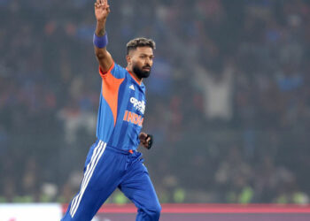 ഏത് ആഫ്രിക്ക ആഫ്രിക്കയൊക്കെ തീർന്നു, ഇന്ത്യൻ ബോളർമാർക്ക് മുന്നിൽ ഉത്തരമില്ലാതെ വീണ് സൗത്താഫ്രിക്ക; ഹീറോയായി ഹാർദിക്