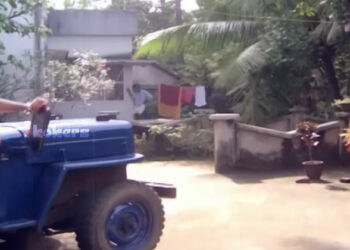 ആ ചെറിയ സീനിലുണ്ട് മോഹൻലാലിന്റെ പ്രസൻസ് ഓഫ് മൈൻഡ്, സെറ്റ് മുഴുവൻ ചിരിച്ചതിനാൽ ഒന്ന് കൂടി ടേക്ക് എടുക്കണമെന്ന് കരുതിയ രംഗം; രക്ഷിച്ചത് ലാൽ ബുദ്ധി