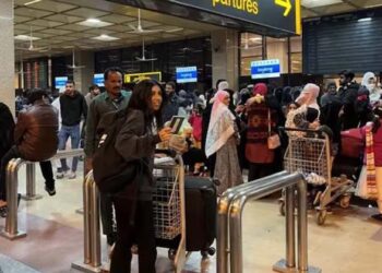 പ്രൊഫഷണലുകളുടെ കൂട്ടപ്പലായനം; ‘ബ്രെയിൻ ഡ്രെയിനെ’ ബ്രെയിൻ ഗെയിൻ എന്ന് വിളിച്ച് സൈനിക മേധാവി പരിഹാസ്യനാകുന്നു!