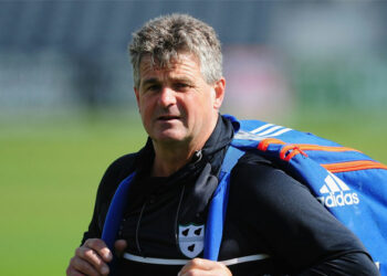 ബാറ്റും താഴ്ത്തി സങ്കടത്തോടെ ഡ്രസ്സിംഗ് റൂമിലേക്ക്; അവിടെ കാത്തിരുന്നത് അപ്രതീക്ഷിത സെഞ്ച്വറി