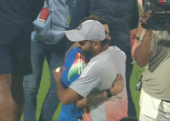 ആ ഒറ്റ കാര്യം കൊണ്ടാണ് ഞാനും രോഹിതും ഇപ്പോഴും ക്രിക്കറ്റിൽ തുടരുന്നത്,  കോഹ്‌ലിയുടെ വാക്കുകൾ ഏറ്റെടുത്ത് ആരാധകർ