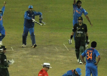 അന്ന് സച്ചിനുവേണ്ടി നടന്നത് ചതിയായിരുന്നോ? വിവാദങ്ങൾ അവസാനിപ്പിക്കാത്ത അന്നത്തെ സെമിഫൈനൽ പോരാട്ടം; 2011 ൽ നടന്നത്